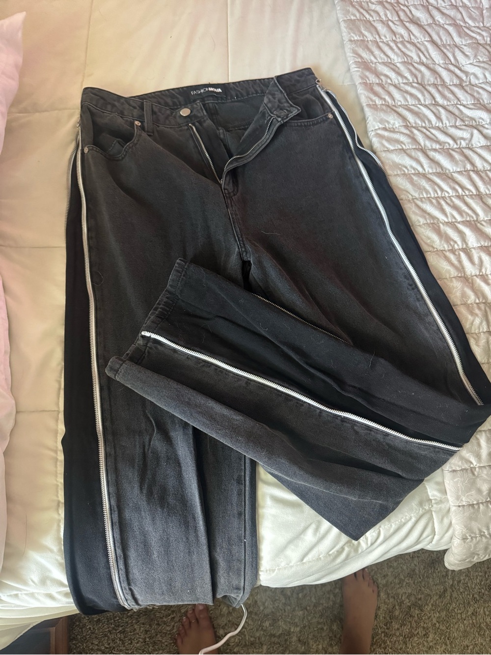 Black Side-Zip Detail Jeans
